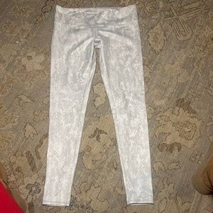 Alo Yoga Stylish Gray Snakeskin Leggings